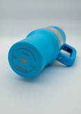 ماگ استنلی کوئنچر مدل JBY‑827 ظرفیت 1.18 لیتر (40oz) – دستهدار و نیدار